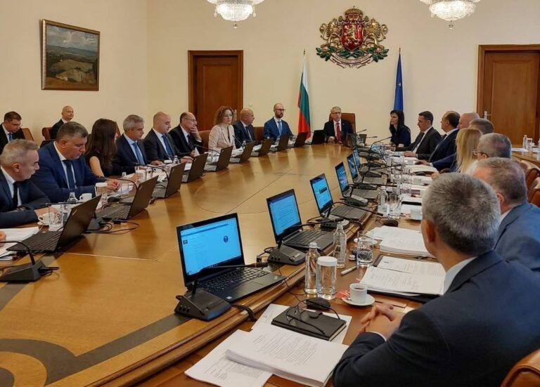 Пет основни приоритета в управленската програма на правителството Пет основни приоритета в управленската програма на правителството