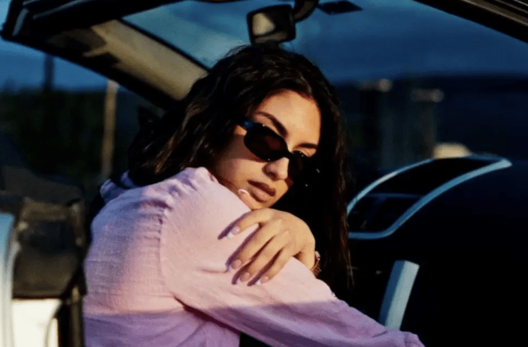 Emil TRF издава супер радиофоничен регетон – Naivna Emil TRF - Naivna