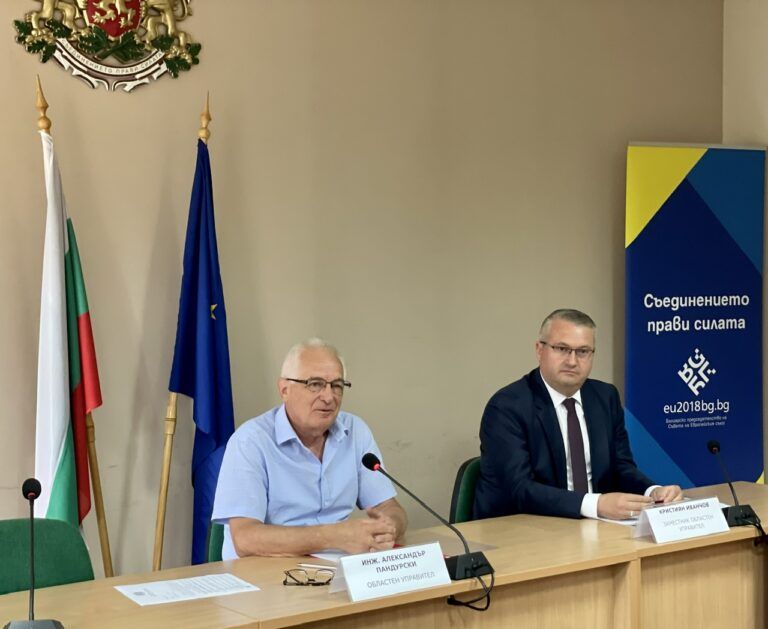 Областния управител на Кюстендил и неговия заместник: Изнесени приемни областният управител на Кюстендил инж. Александър Пандурски и неговият заместник Кристиян Иванчов