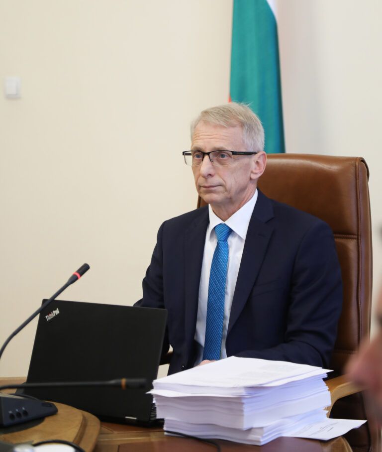 Правителството подкрепя освобождаването на вноса от Украйна акад.николай денков