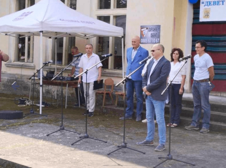 Откриха 15-ия фолклорен събор „Девет песни от извора” в Ловеч областен управител ловеч