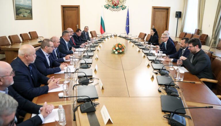 среща в министрески съвет с камара на строителите