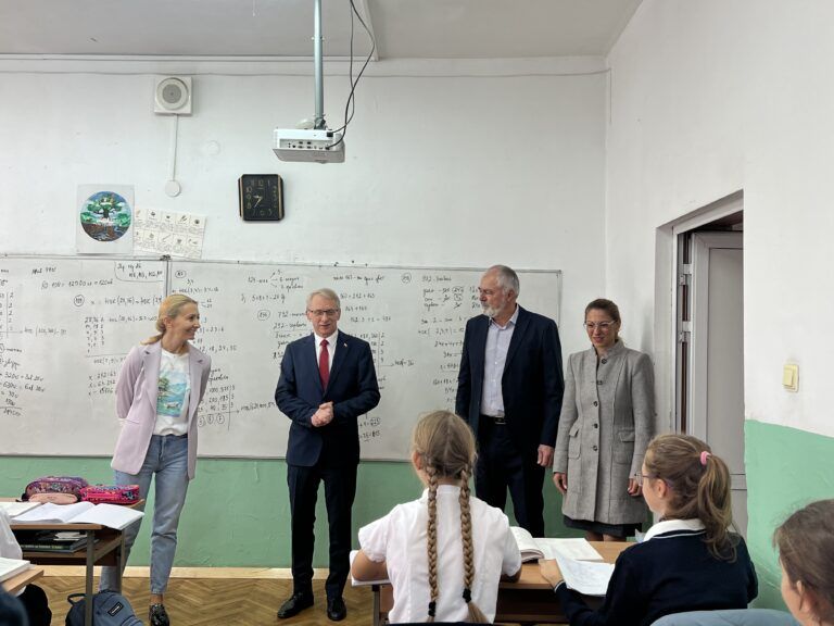 Министър-председателят акад. Николай Денков посети Благоевград посещение на академик николай денков в благоевград