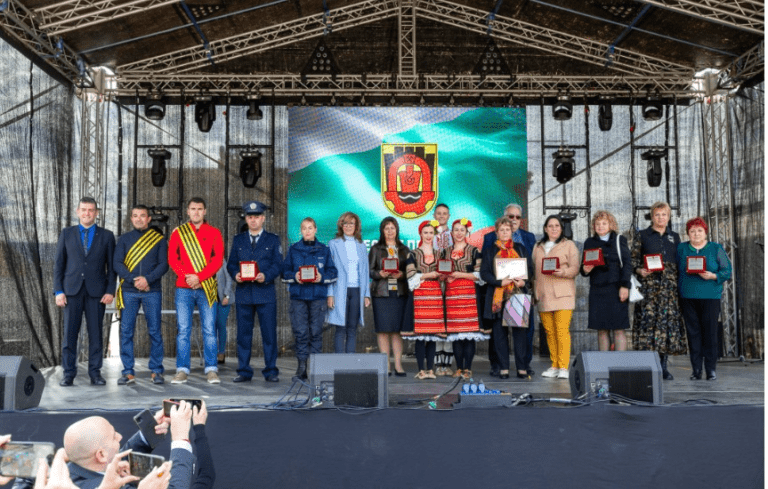 Община Перник с двама нови почетни граждани почетни граждани на перник