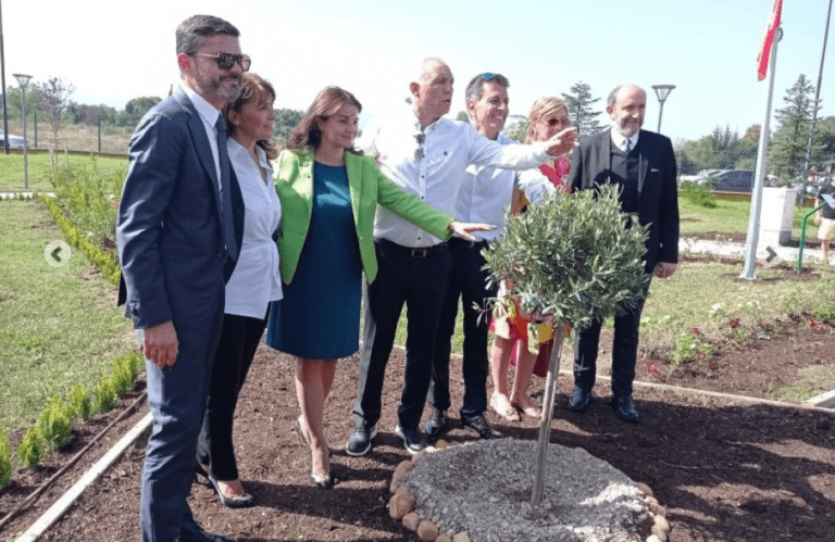 в пазарджик откриха градина на света