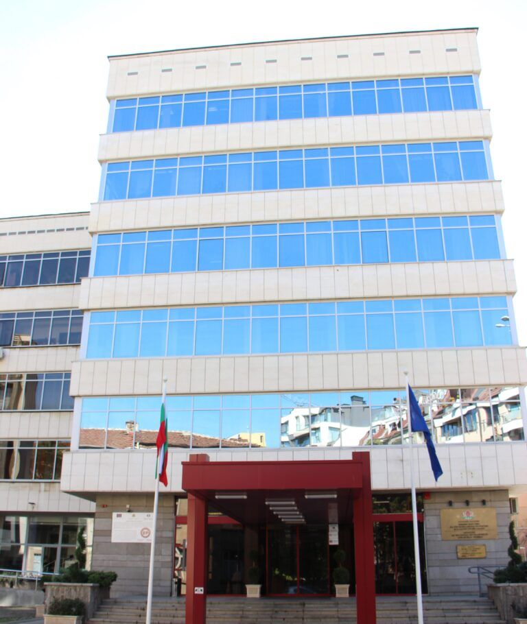 Лицата без постоянен и настоящ адрес в България ще се регистрират на „служебен адрес“ от кметовете на общини мррб