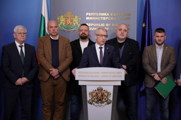 Правителството търси варианти за подкрепа на засегнатите от бедствията и войната земеделци министерски съвет
