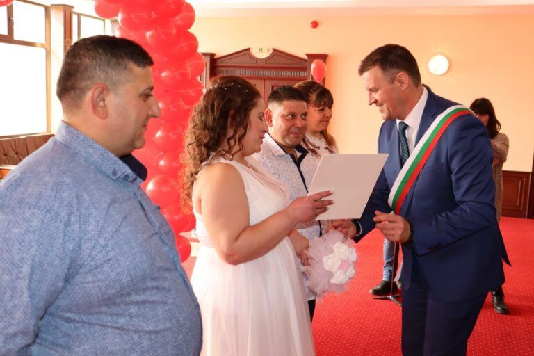 Община Хасково с жест към влюбените за 14 февруари община хасково