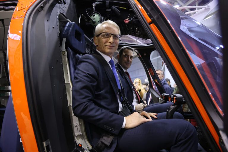 Кацна първият хеликоптер за спешна медицинска помощ в България първият медицински хеликоптер