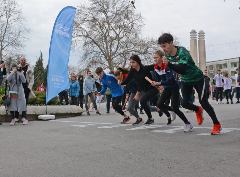 Кметът Благомир Коцев даде старт на 61-вата щафетна обиколка на Радио Варна щафетна обиколка варна