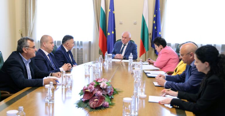 Правителството осигурява 10 млн. лв. за възстановяването на щети от бедствието в Карловско отпускат средства за щетите в карлово