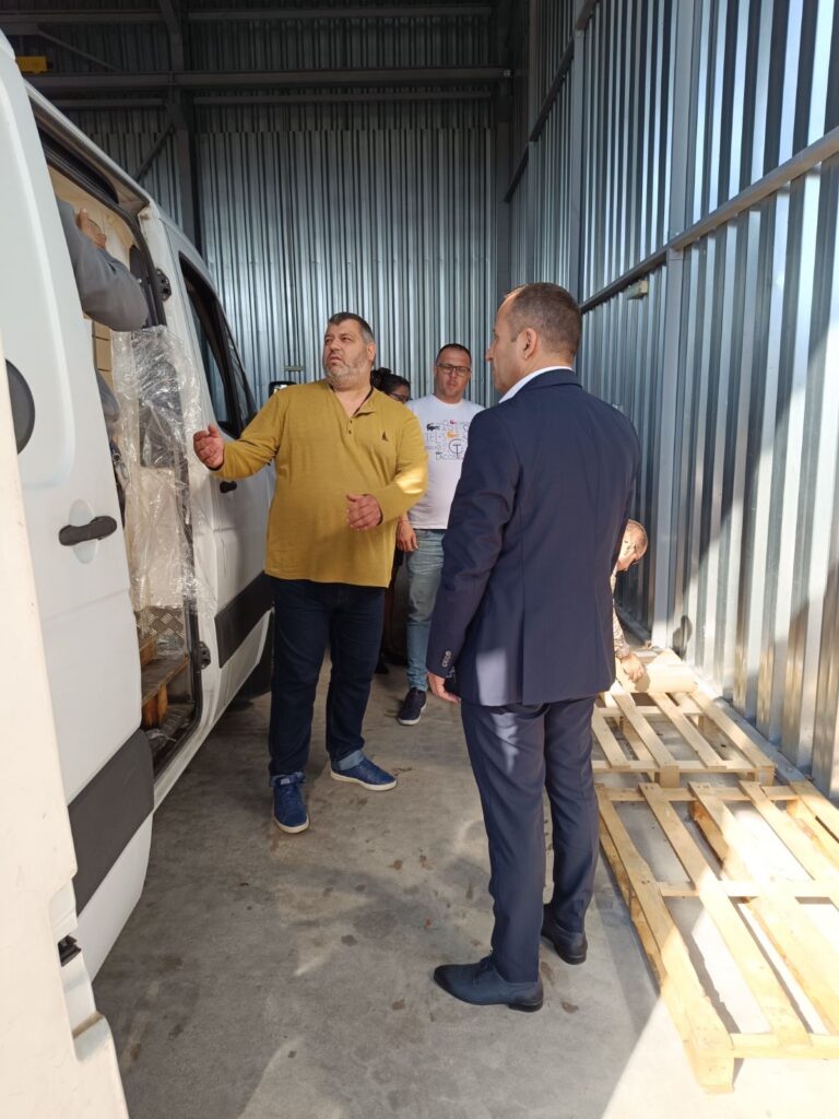 Благоевград: Доставиха ролките със специализирана хартия за машинно гласуване доставка на ролки за машинното гласуване в благоевград