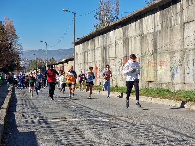 Кюстендилски ученички организираха състезание с благотворителна цел състезание с благотворителна цел в кюстендил