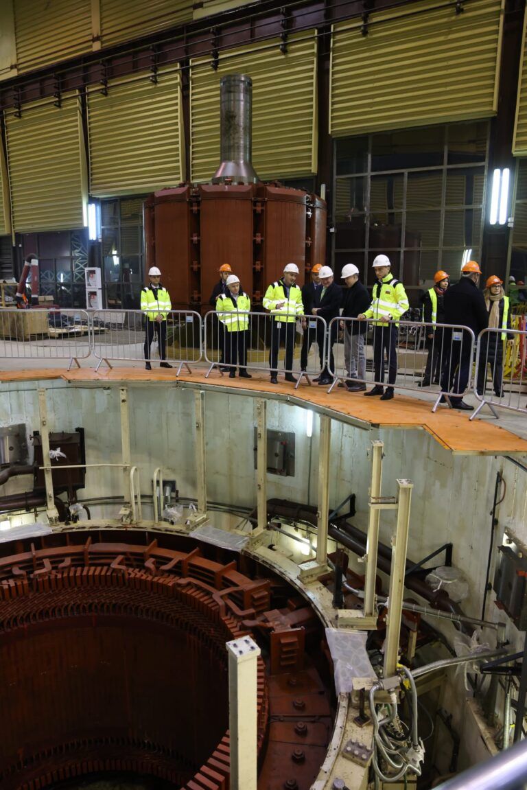 завърши ремонт на хидроагрегат