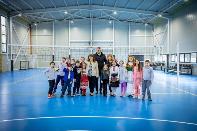 откриха нов физкултурен салон