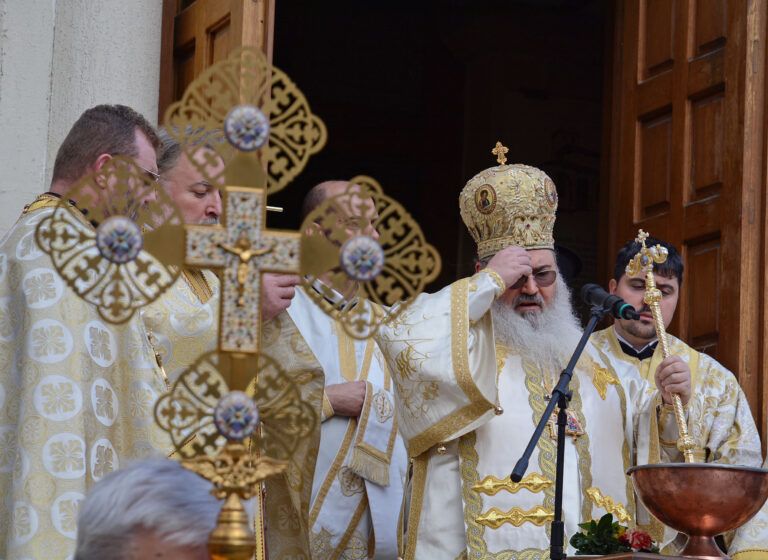 варна отбелязвя никулден с празничен молебен
