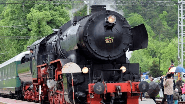 БДЖ пускат коледен влак от Горна Оряховица до Плевен пускат коледен влак