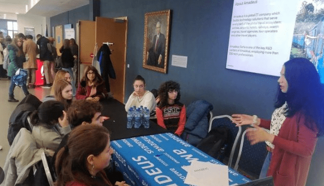 Близо 800 хил. лева допълнително за издръжка на ученици в защитени специалности правителството финансира защитени специалности