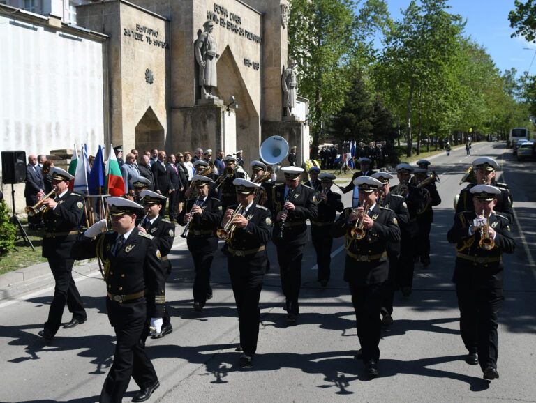 Варна отбеляза Деня на Европа – 9 май, с военен ритуал и заупокойна молитва варна отбелязва деня на европа
