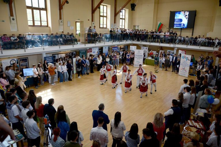 Във Варна отвори врати панорама на средното образование панорама на средното образование във варна