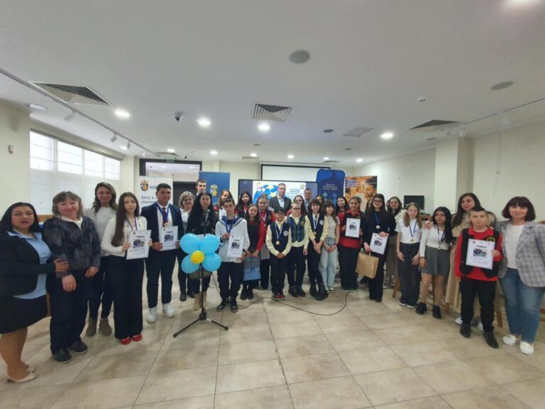 Наградиха бургаски ученици, отличени в конкурс под надслов „Европа през моя поглед“ наградиха бургаскиученици