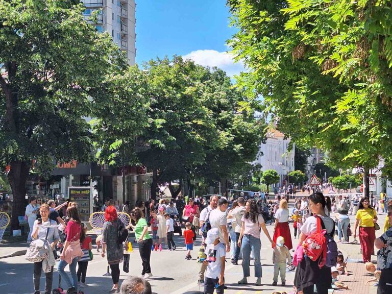 Двудневен детски празник изпълни централната част на Варна двудневен детски празник във варна