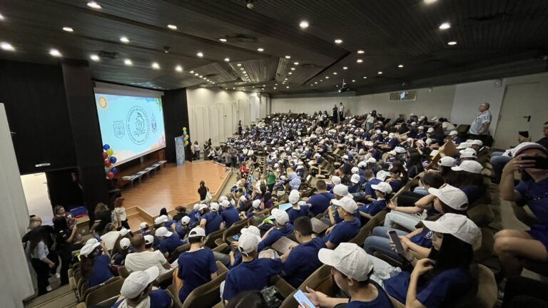 Варна: 300 петокласници взеха участие в състезанието „Ваканция, здравей! Да играем безопасно!“ ваканция здравей във варна