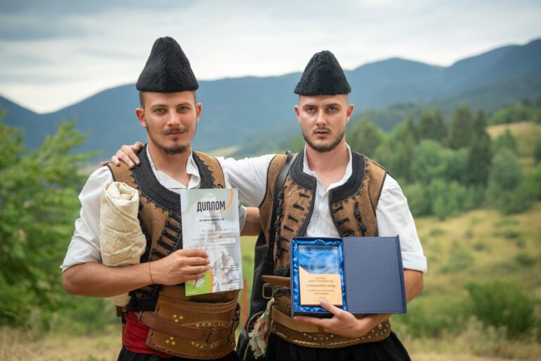 Стана ясен победителя от гайдарското надсвирване в село Гела гайдарско надсвирвани в гела