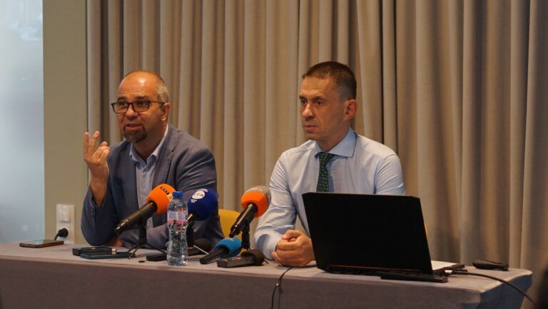 Мерят общественото напрежение в България център за анализи и кризисни комуникации