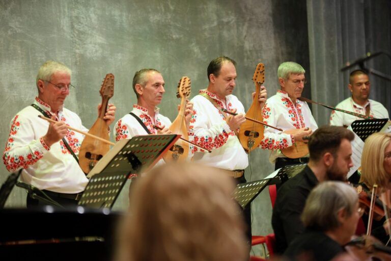 вълшебният свят на музиката в хасково