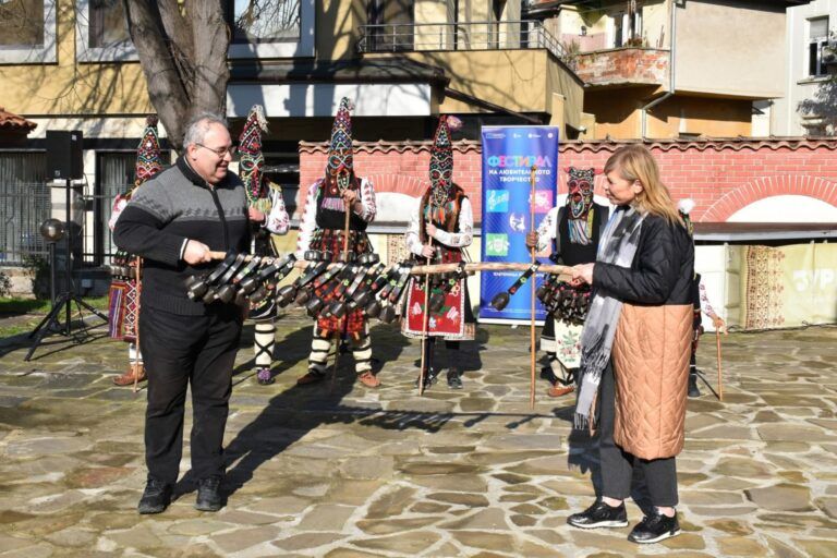 В Бургас „Градът празнува с изкуство“ в бургас фестивал на любителското творчество